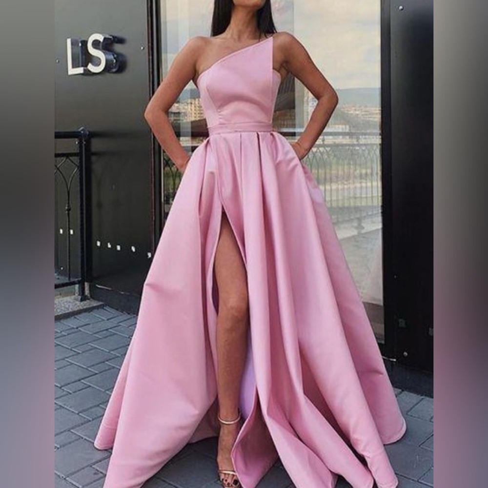 Dusty rose brand new high slit wedding / prom dress